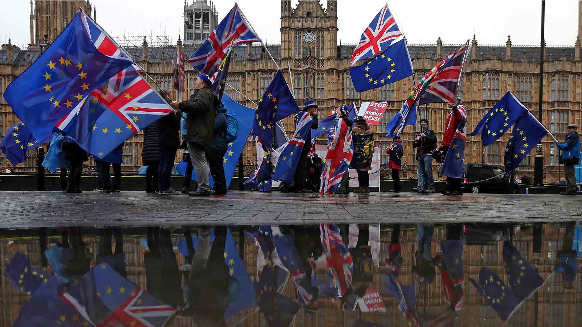May recibe un millón de firmas para celebrar un nuevo referéndum sobre el Brexit