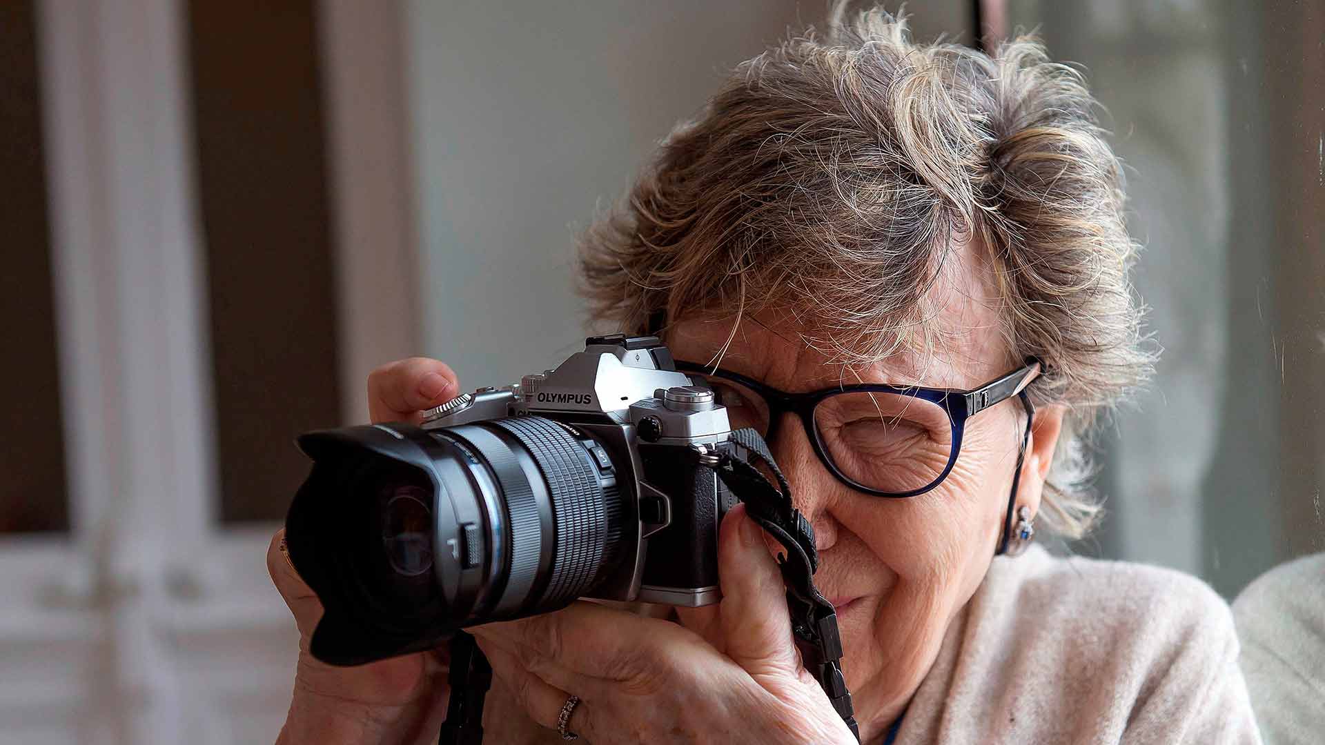 Muere a los 83 años Joana Biarnés, la primera fotoperiodista española
