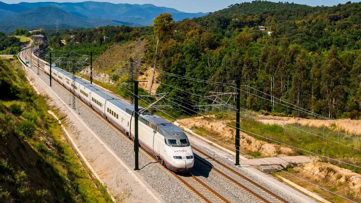 Renfe cancela 154 trenes este viernes por la huelga de interventores