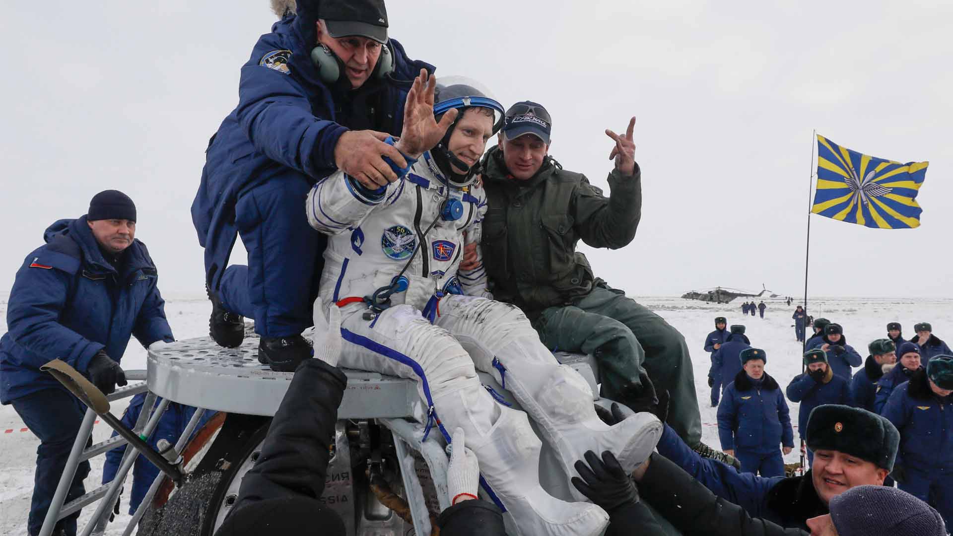 Tres astronautas de la ISS regresan a la Tierra tras una turbulenta misión