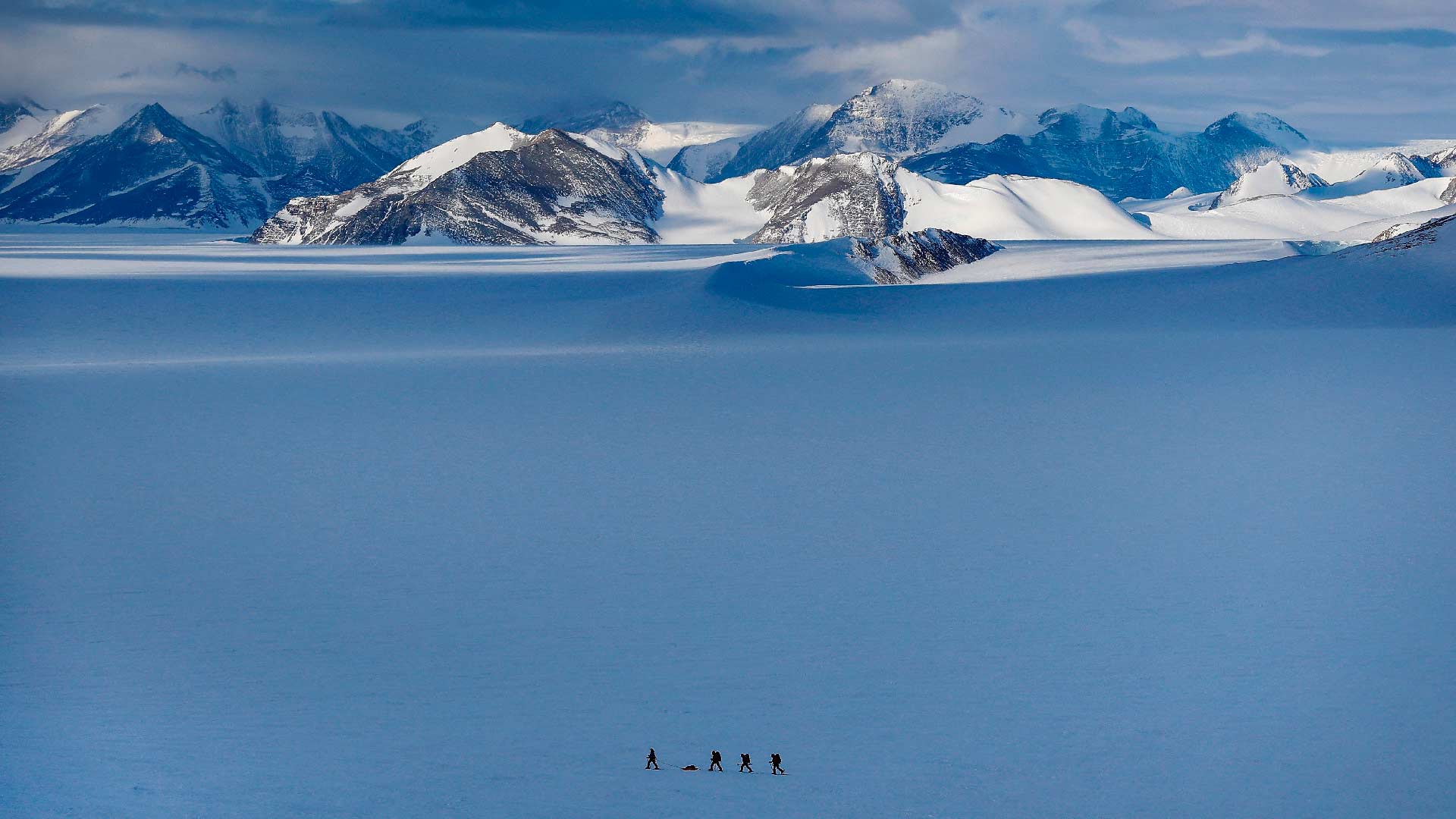 Un hombre cruza la Antártida a pie, solo y sin ayuda por primera vez en la historia