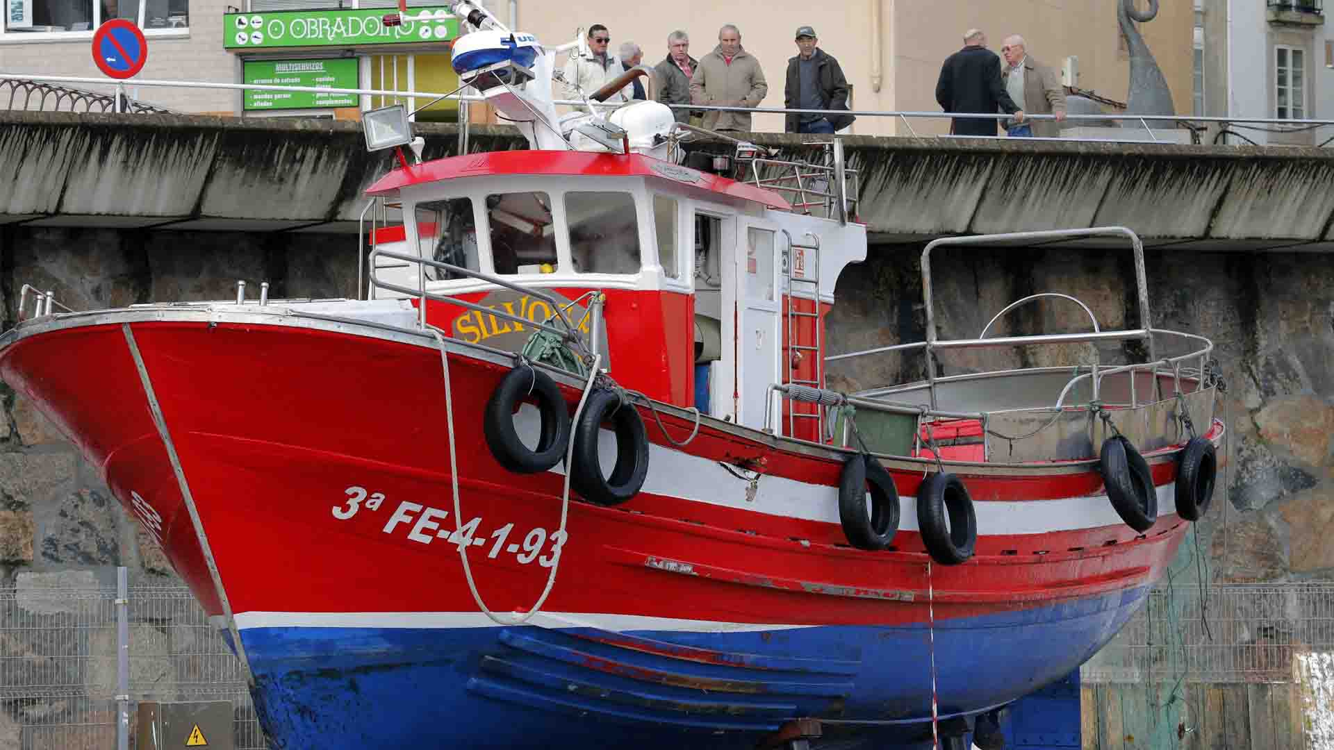 Un marinero muerto y tres rescatados en un nuevo naufragio en Galicia