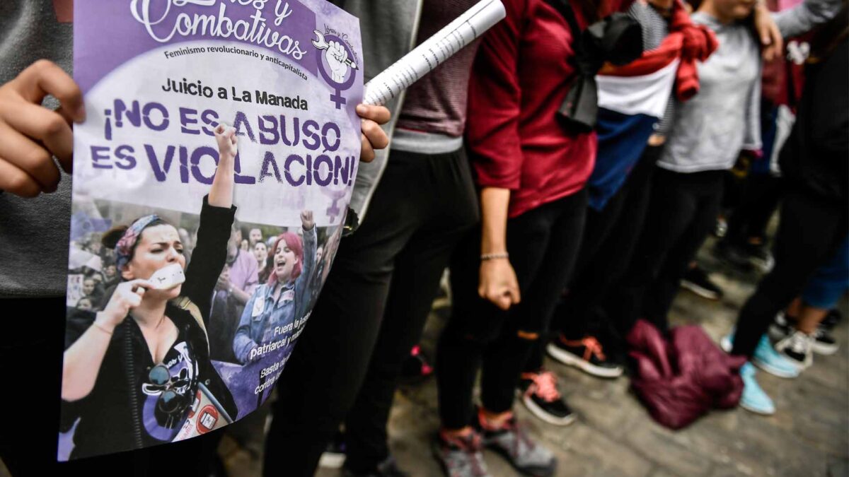 A prisión cuatro hombres por la agresión sexual de una joven de 19 años en Alicante en Nochevieja