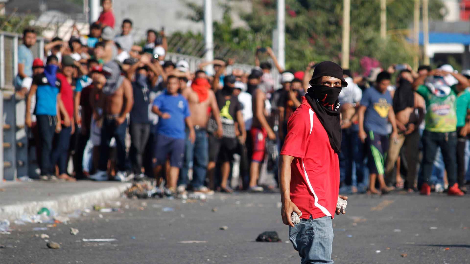 Al menos 3.000 migrantes entran en México tras ser atacados en Guatemala