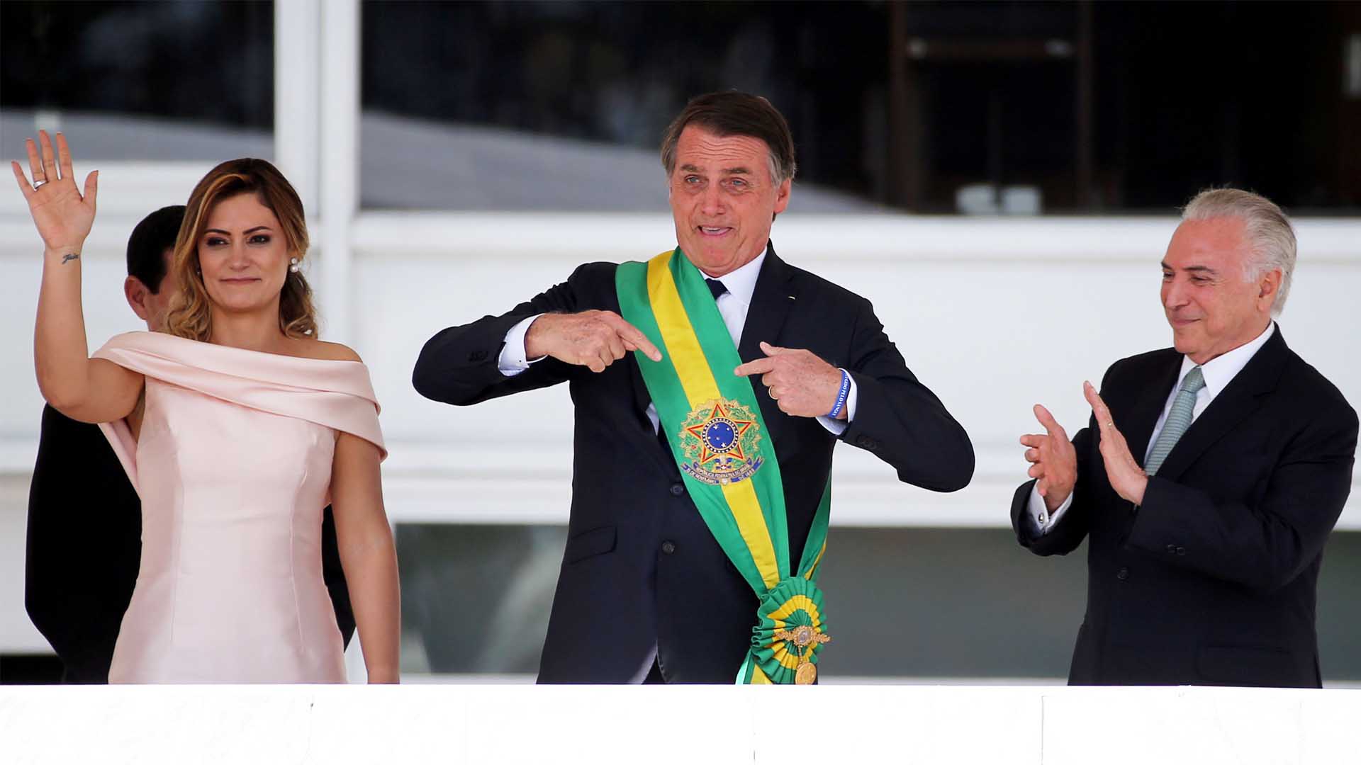 Bolsonaro asume la presidencia y promete "liberar a Brasil de las amarras ideológicas"