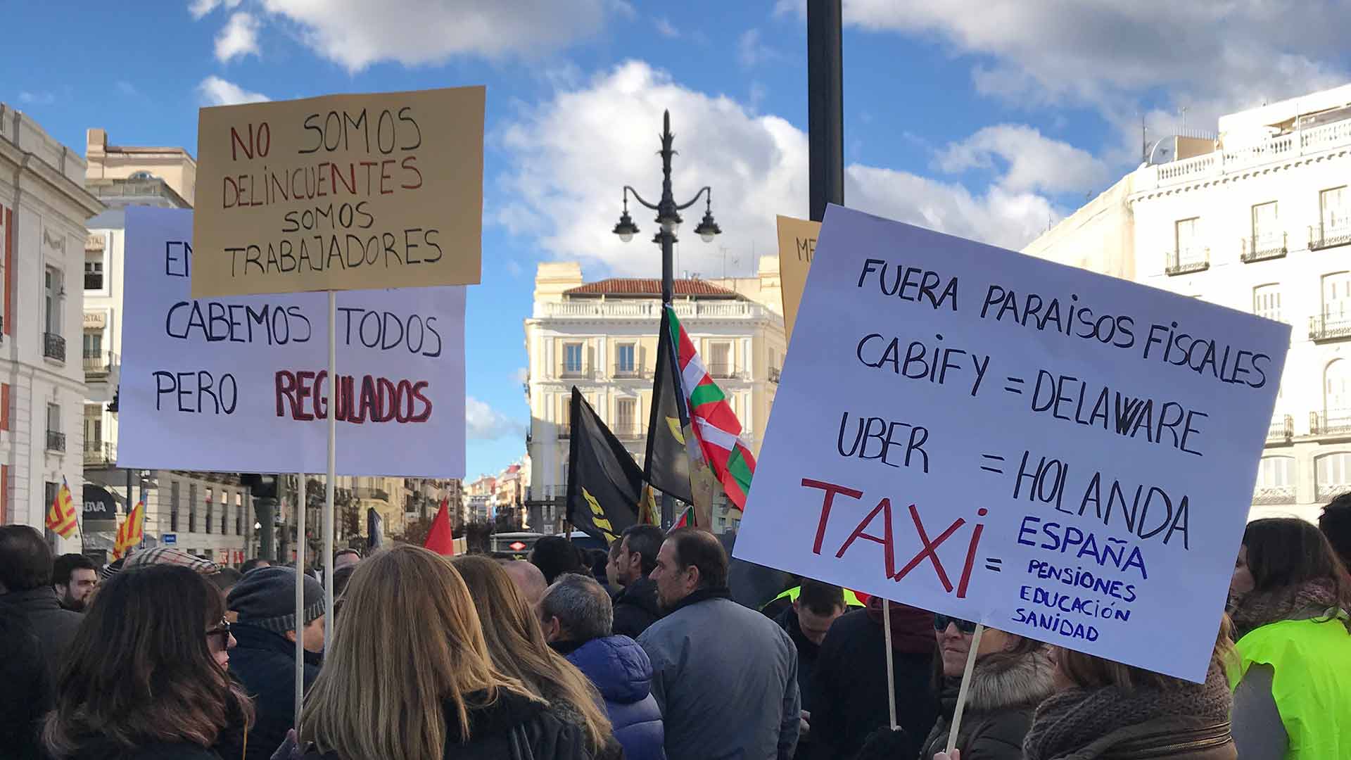 Los taxistas de Madrid mantienen la huelga por la falta de acuerdo con el Gobierno regional