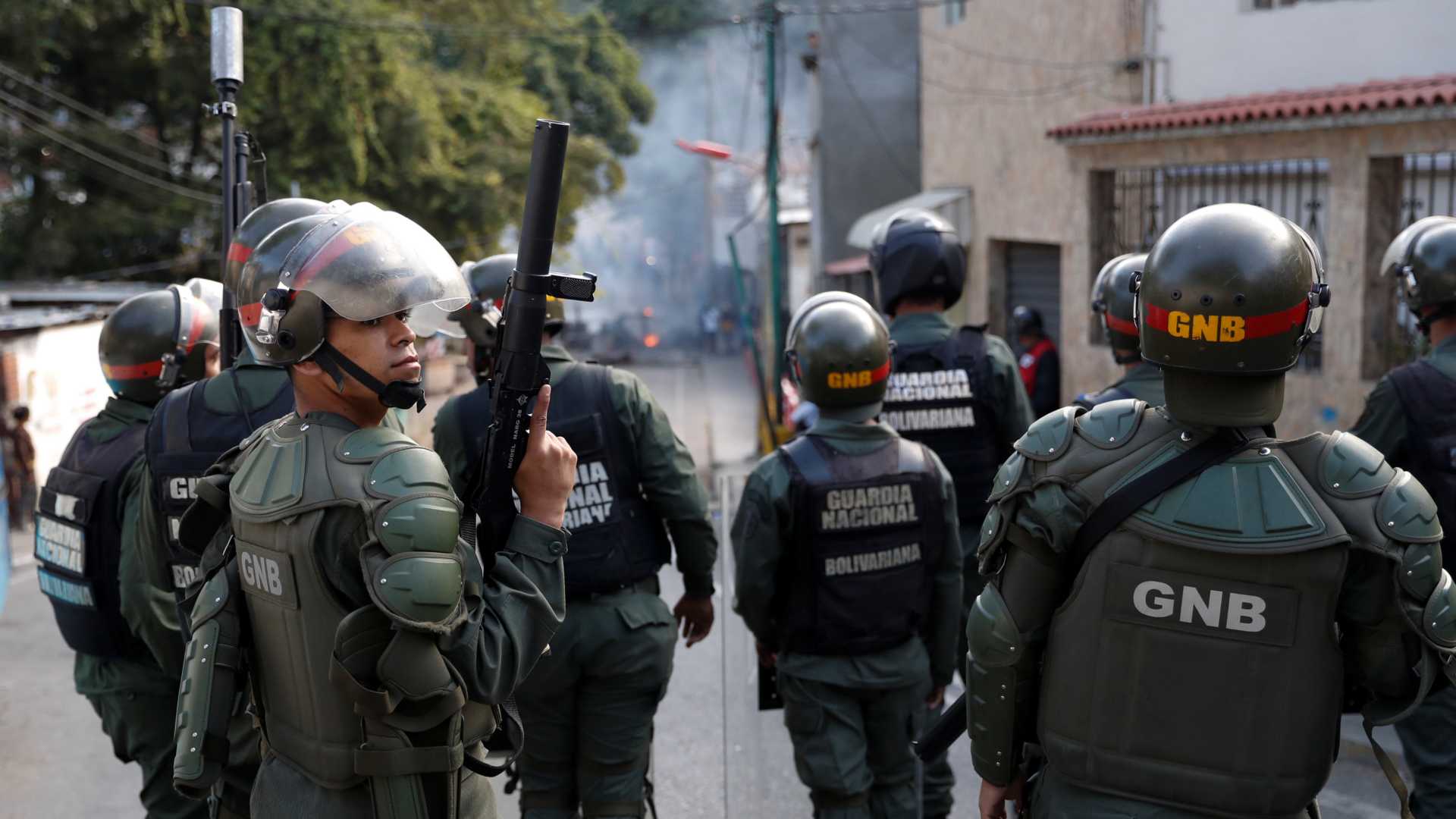 Disturbios en Caracas tras la detención de 27 militares acusados de alzamiento contra Maduro
