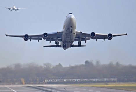 El aeropuerto londinense de Heathrow suspende el tráfico aéreo tras avistar un dron