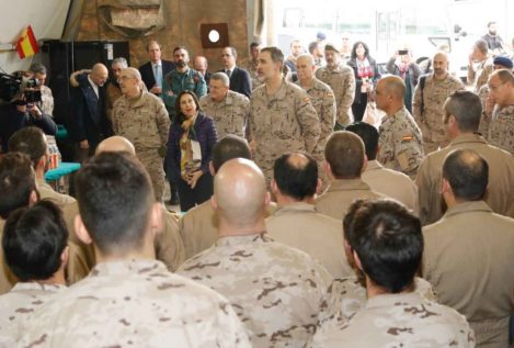 El rey Felipe visita por sorpresa a las tropas españolas en Irak