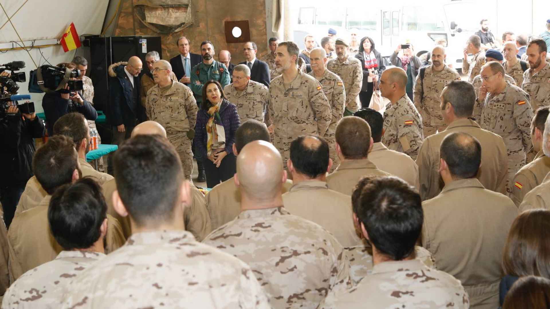 El rey Felipe visita por sorpresa a las tropas españolas en Irak