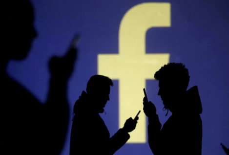 Facebook paga a adolescentes para instalar una aplicación que espía sus datos y uso del móvil