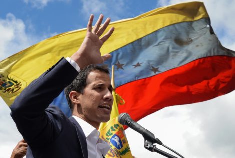 Maduro asegura que resistirá al "golpe de Estado" y Guaidó anuncia nuevas movilizaciones