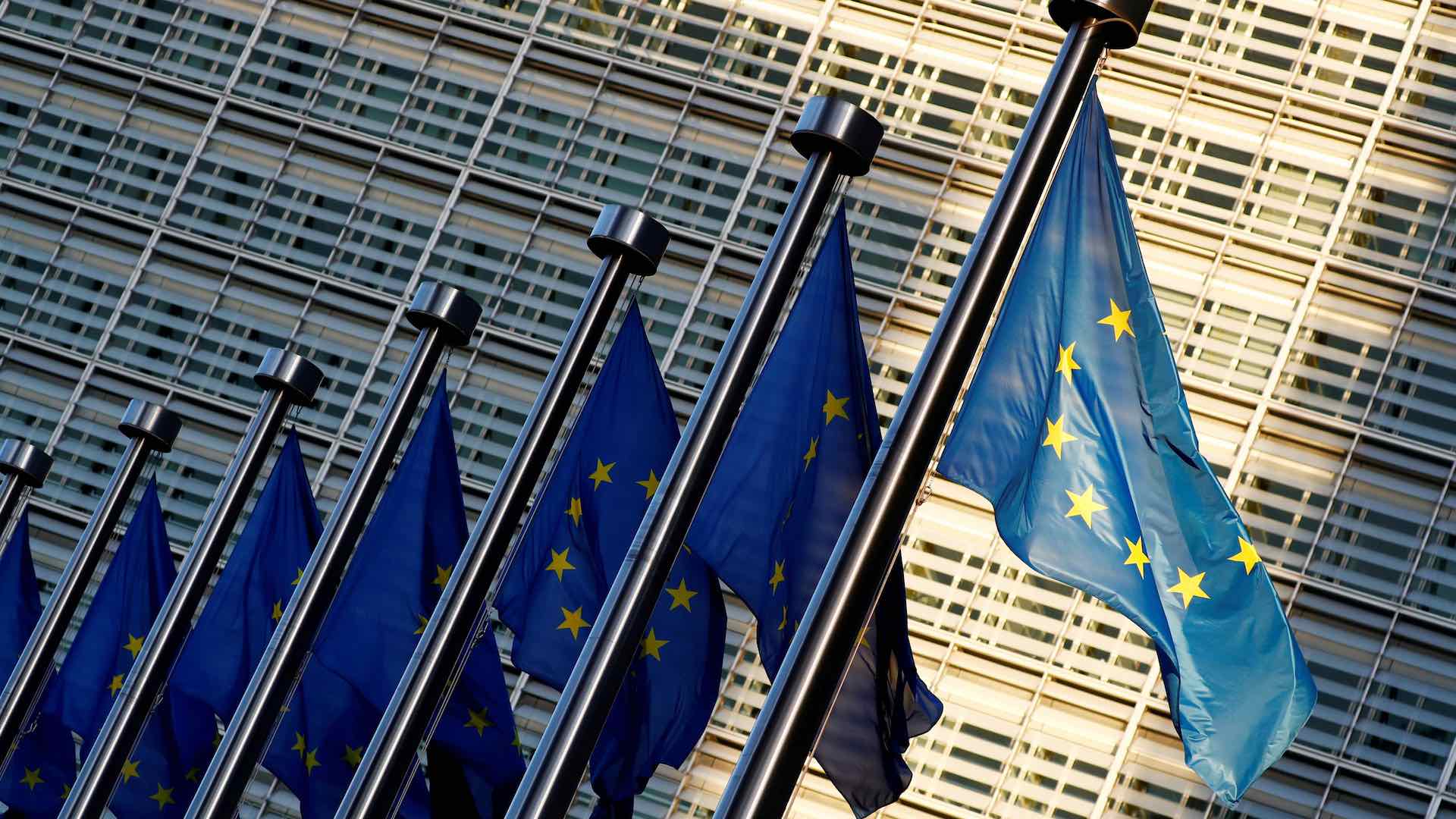 La UE urge a Google, Facebook y Twitter a intensificar los esfuerzos contra la desinformación