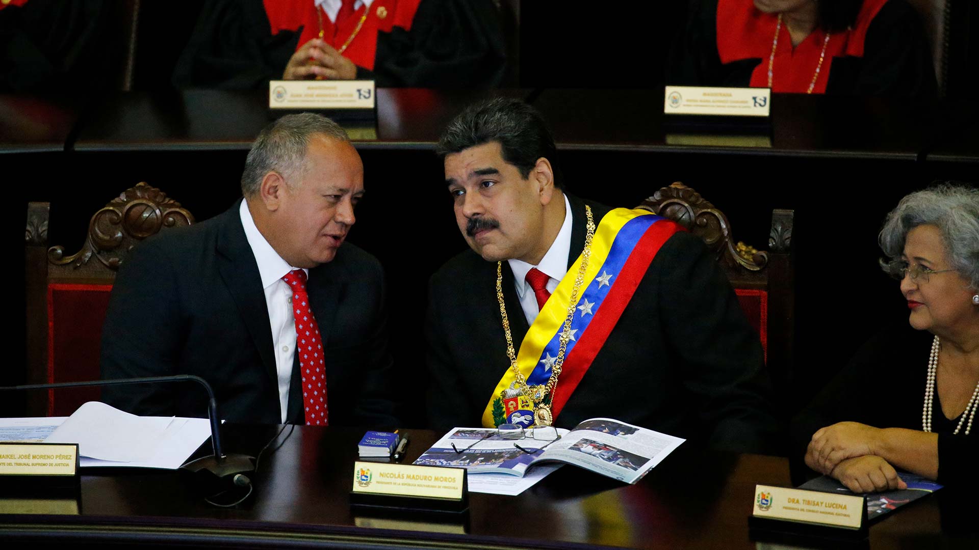 Maduro anuncia el cierre de la embajada y de todos los consulados de Venezuela en Estados Unidos