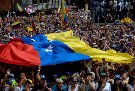 Maduro y Guaidó intensifican su pulso por el poder en Venezuela