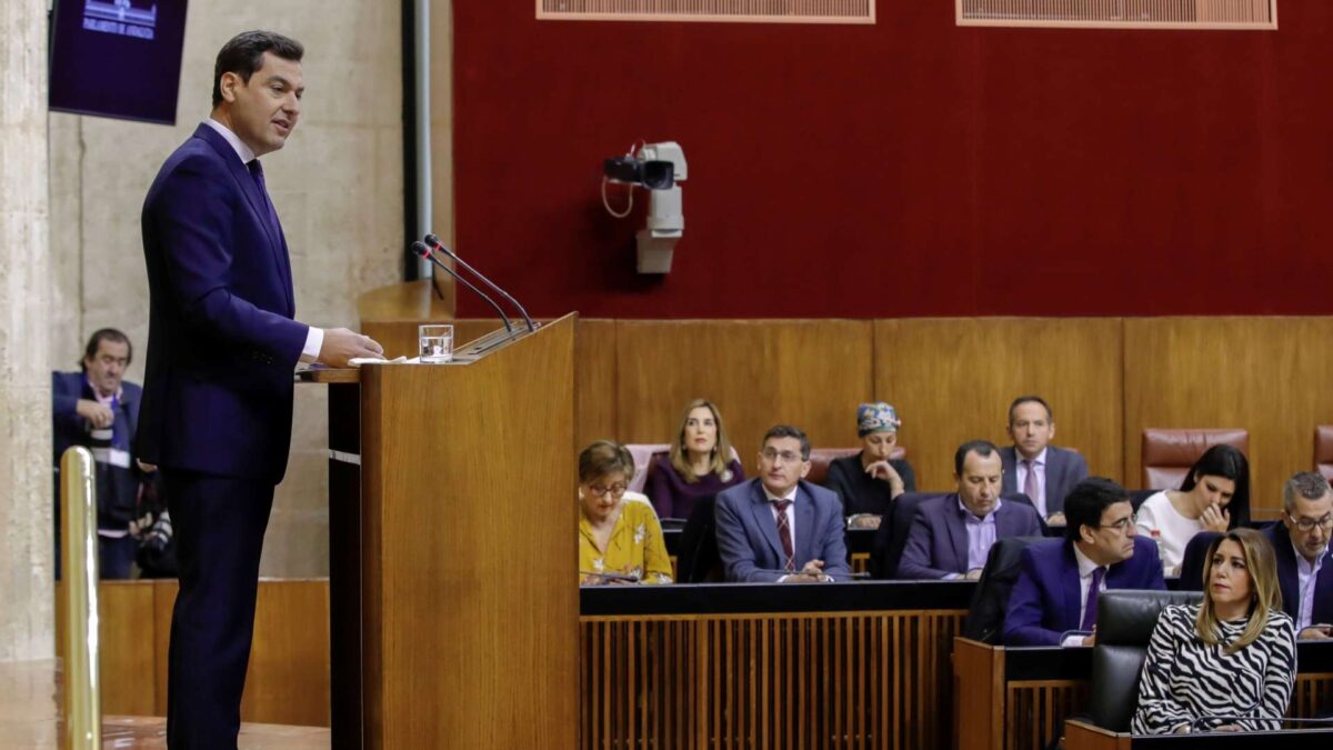 Moreno apela al diálogo «sin complejos» en el debate de investidura a la Presidencia andaluza