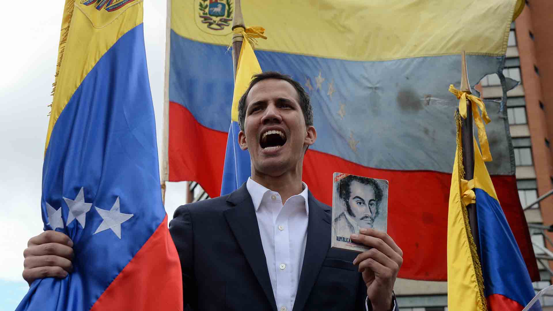 ¿Por qué lo sucedido en Venezuela no es una autoproclamación o golpe de Estado de Juan Guaidó?