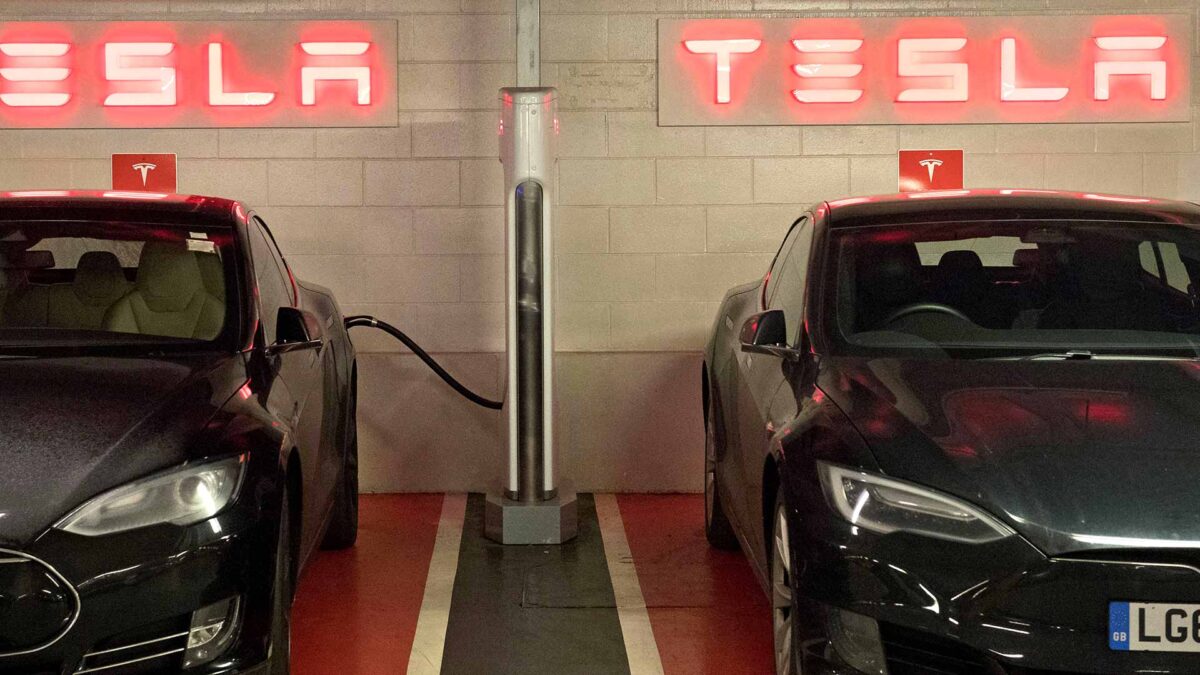 Tesla anuncia el despido del 7% de sus trabajadores