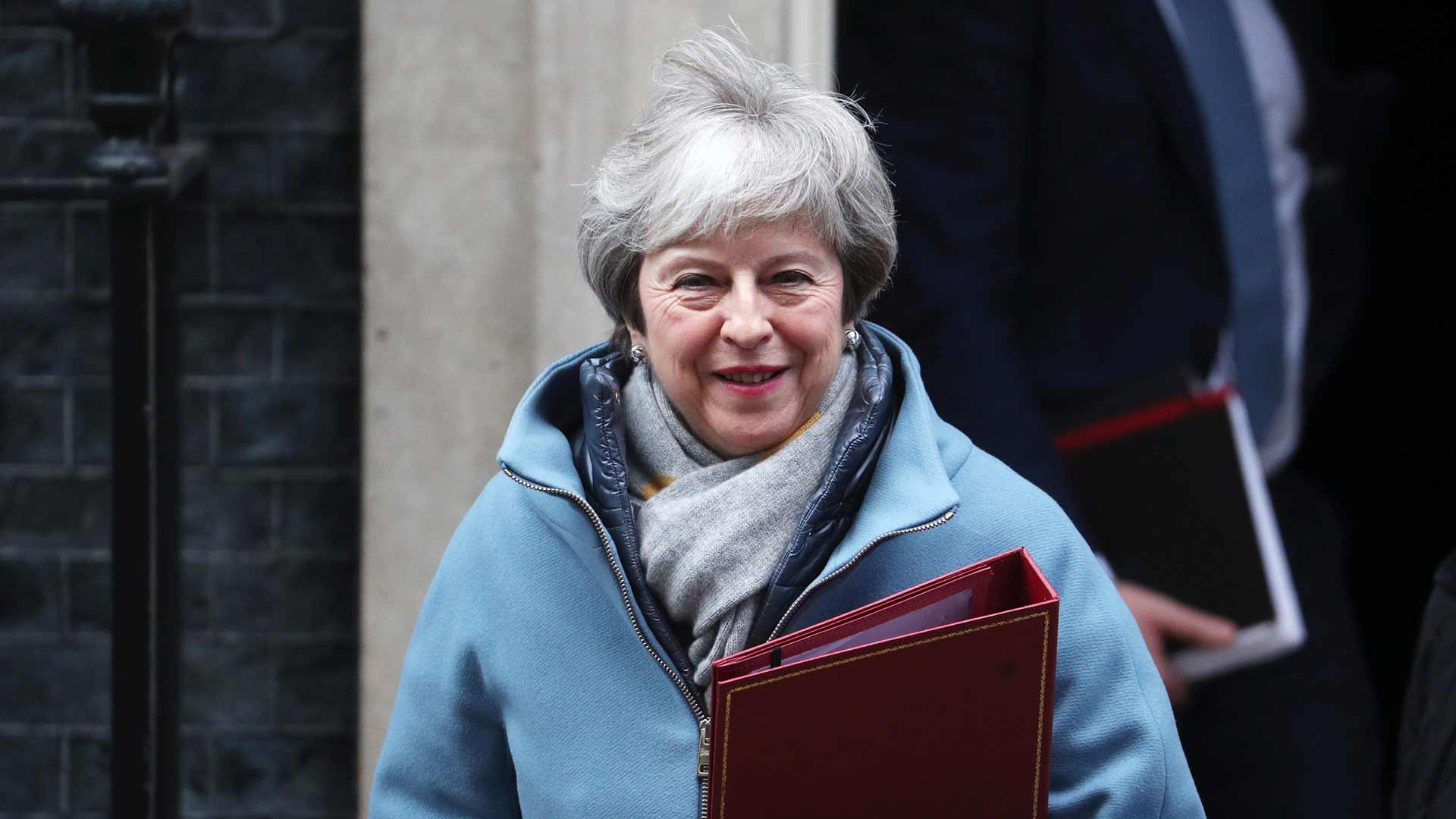 Theresa May volverá a negociar con Bruselas la frontera de Irlanda en el marco del Brexit