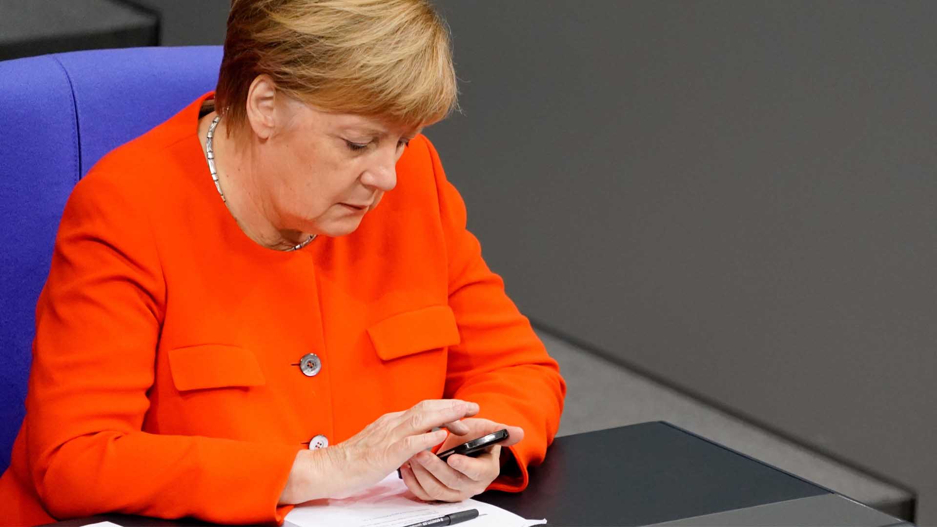 Un ciberataque difunde datos personales de Merkel y cientos de políticos alemanes