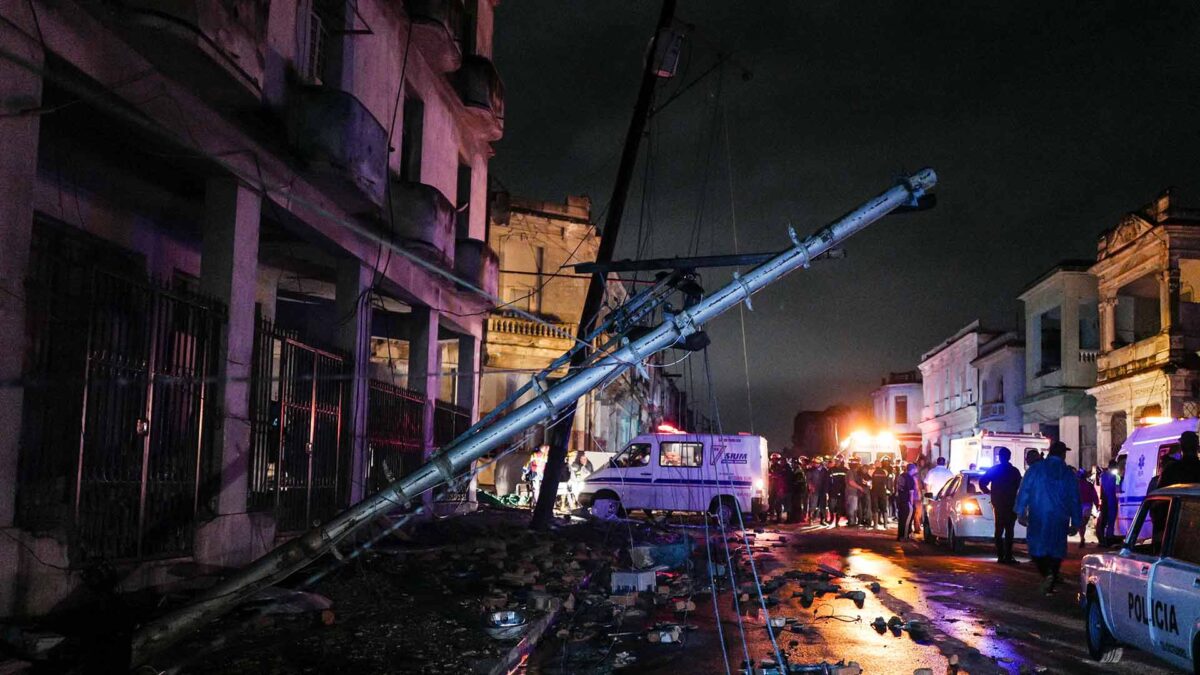 Al menos tres muertos tras el paso de un tornado por Cuba