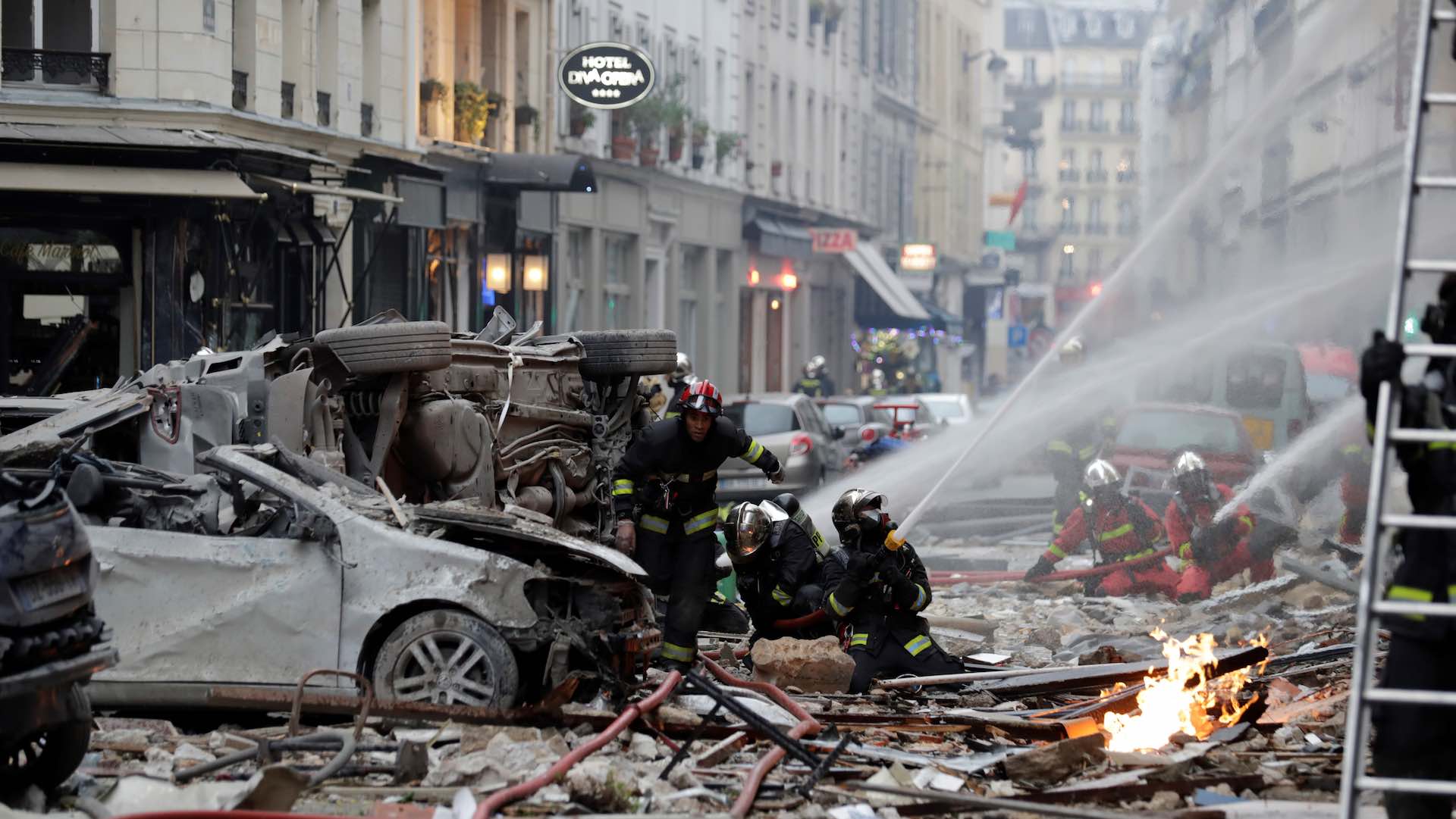 Una mujer española, entre los tres fallecidos en la explosión por un escape de gas en París