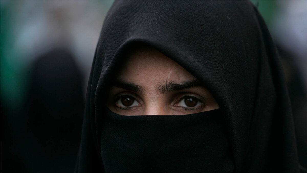 Velo islámico: diferencias entre hiyab, burka, niqab y chador