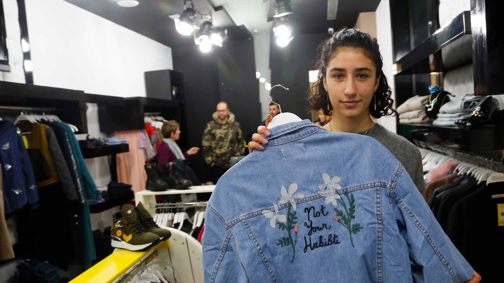 Yasmeen Mjalli, la diseñadora palestina que quiere luchar contra el machismo con su ropa