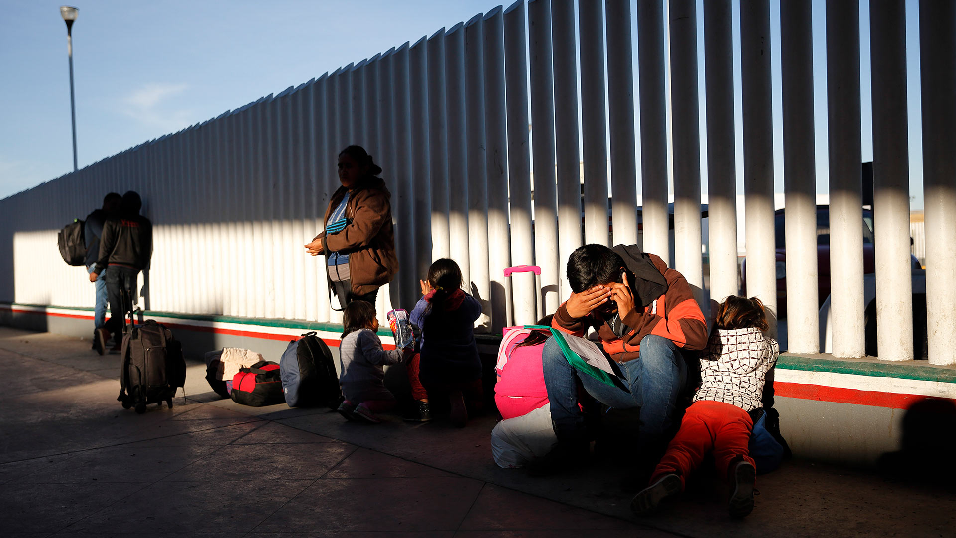 Amnistía Internacional tacha de «vergonzosa» la política norteamericana de devolución de migrantes