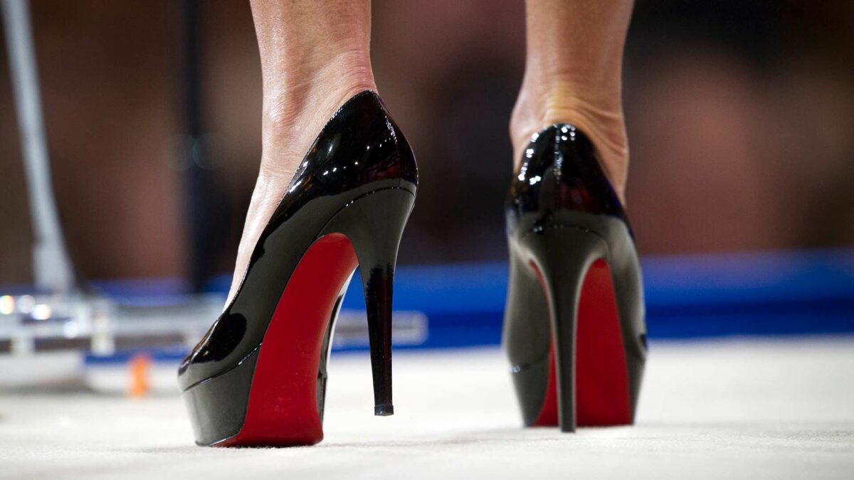 Un tribunal holandés otorga a Christian Louboutin la exclusividad de sus suelas rojas