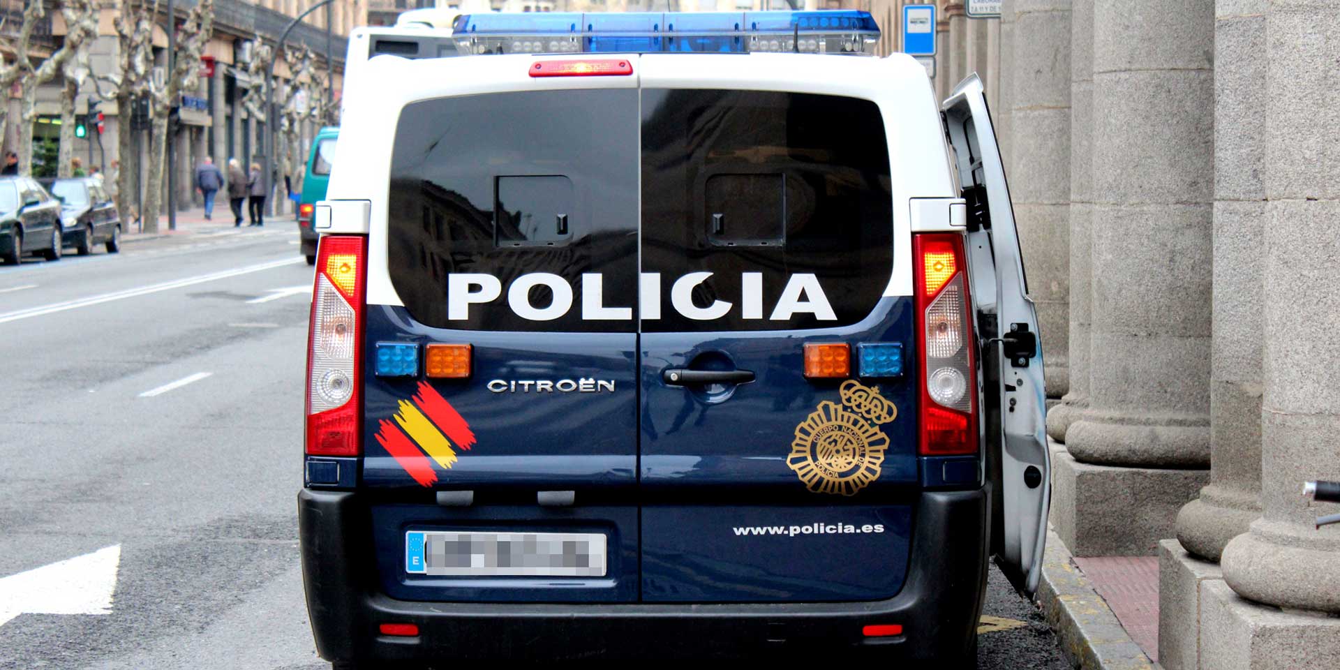 Detenido un hombre tras hallar a su pareja descuartizada en un congelador en Alcalá