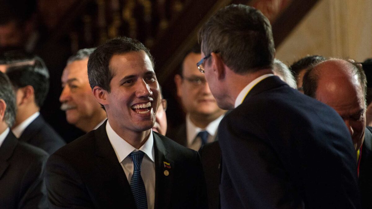 En menos de un minuto: Guaidó estudia con 13 países latinoamericanos, EEUU y Canadá cómo apartar a Maduro del poder