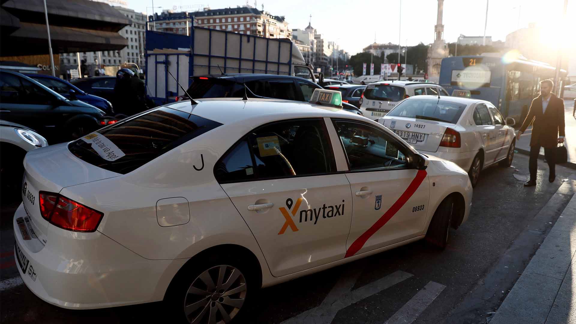 Garrido anuncia un «plan de choque» para mejorar el reglamento del taxi