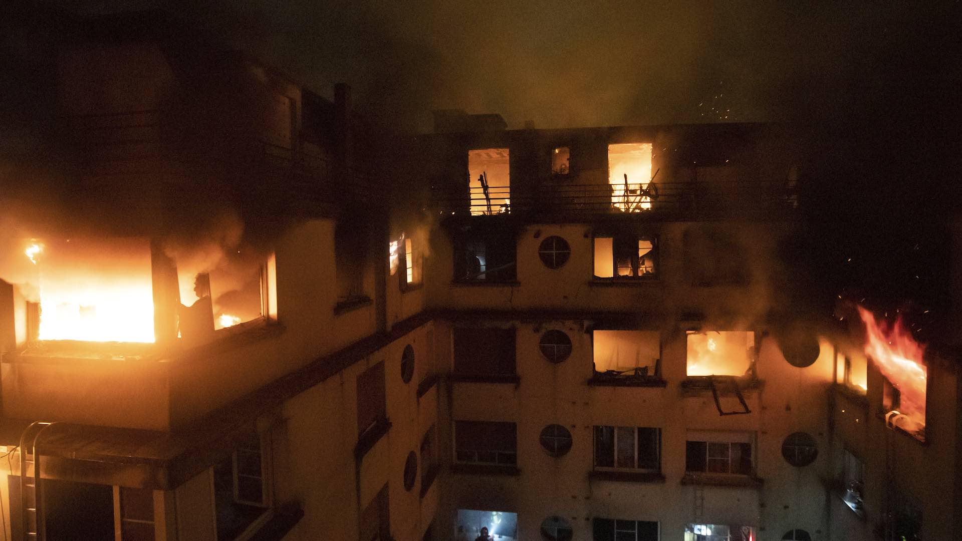 Imputada la mujer con problemas psicológicos sospechosa de haber incendiado un edificio en París