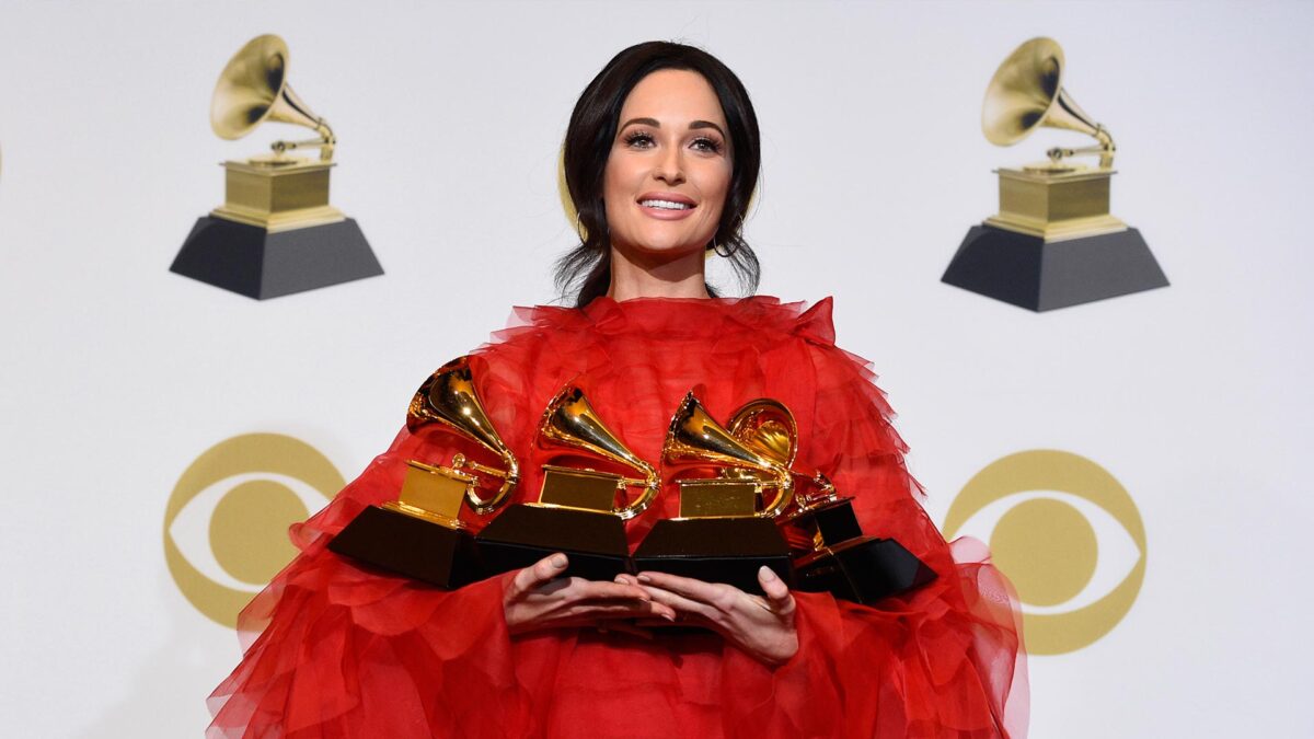 Kacey Musgraves, la estrella de los cuatro Grammy que comparan con Taylor Swift