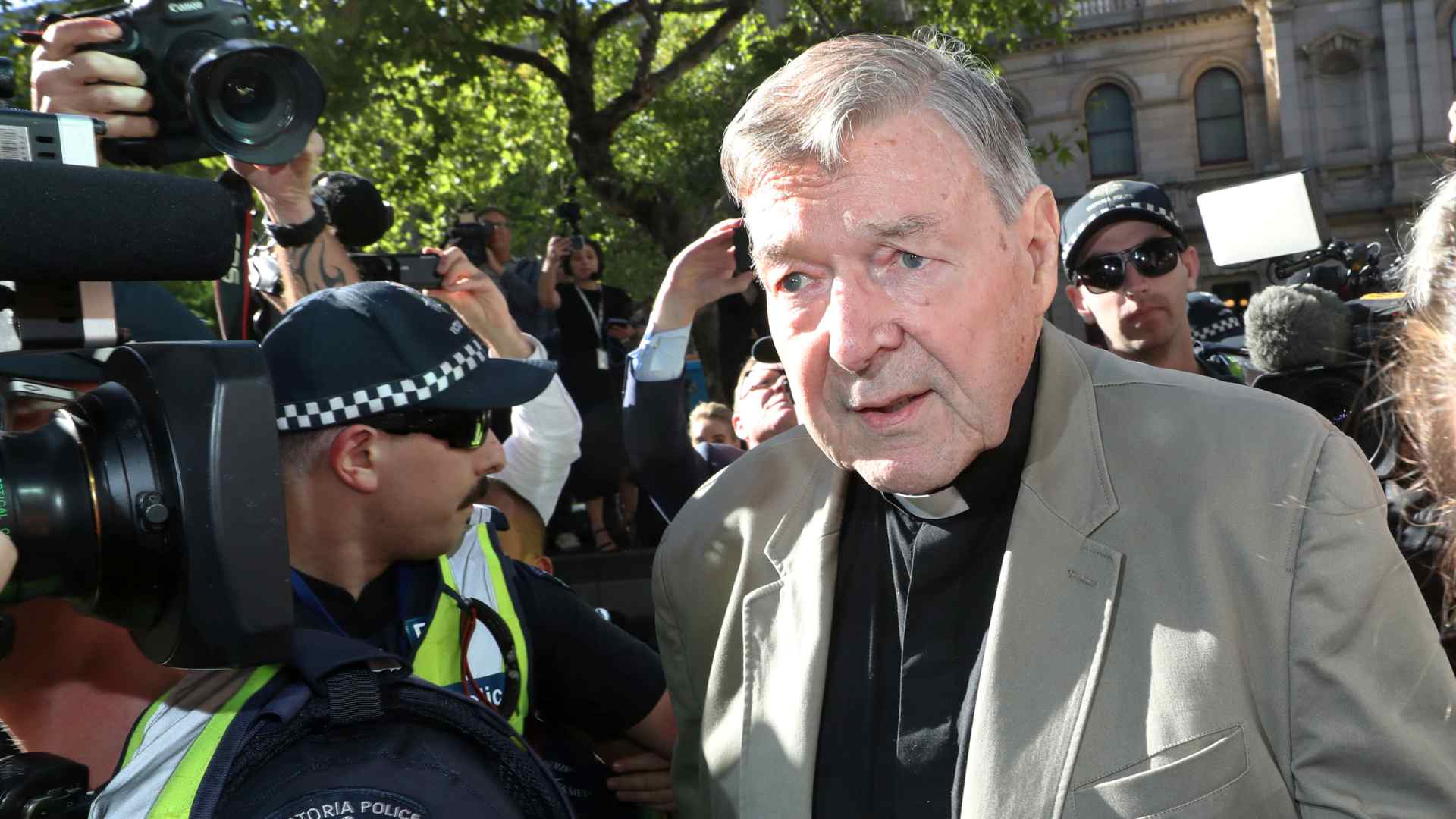 La Justicia australiana ordena detener al cardenal Pell, condenado por pederastia