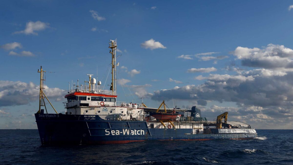 Medio centenar de ONG acusan de «cómplices» a los gobiernos de la UE en la «tragedia» del Mediterráneo