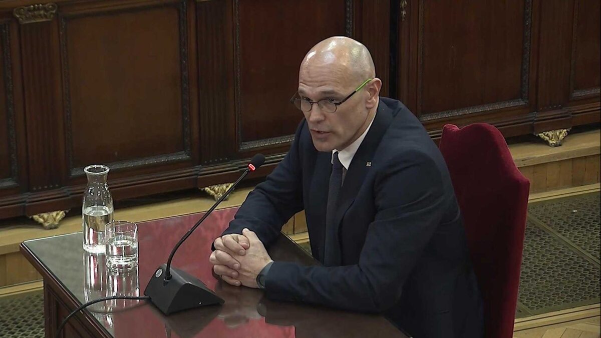 Turull y Romeva defienden que la declaración de independencia fue «política»