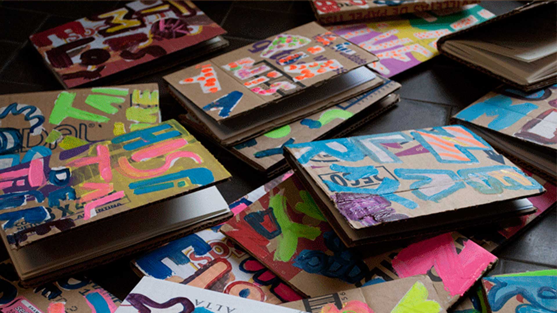 Sueños de cartón: las cajas que desechamos se convierten en libros con Eloísa Cartonera