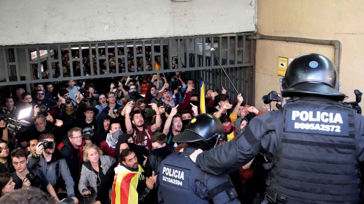 Varios detenidos en la jornada de huelga en Cataluña contra el juicio del procés