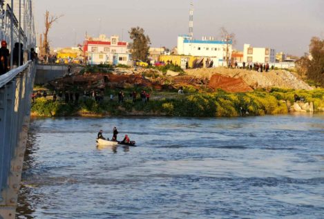 Al menos 70 personas mueren en el naufragio de un ferri en Mosul