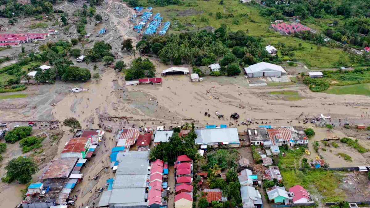 Al menos 79 muertos por las inundaciones en Indonesia