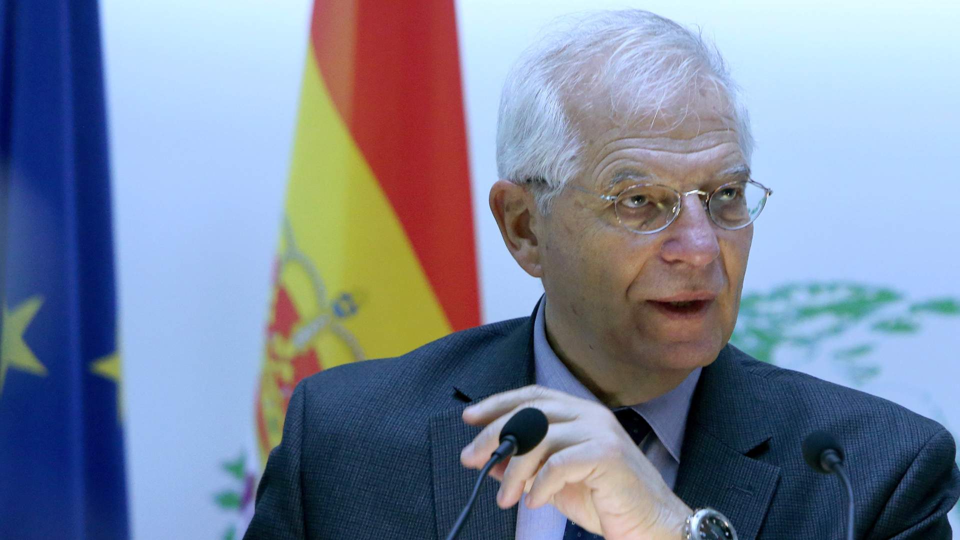 Borrell ironiza sobre el "sainete" de Cataluña y el "vodevil" del Brexit