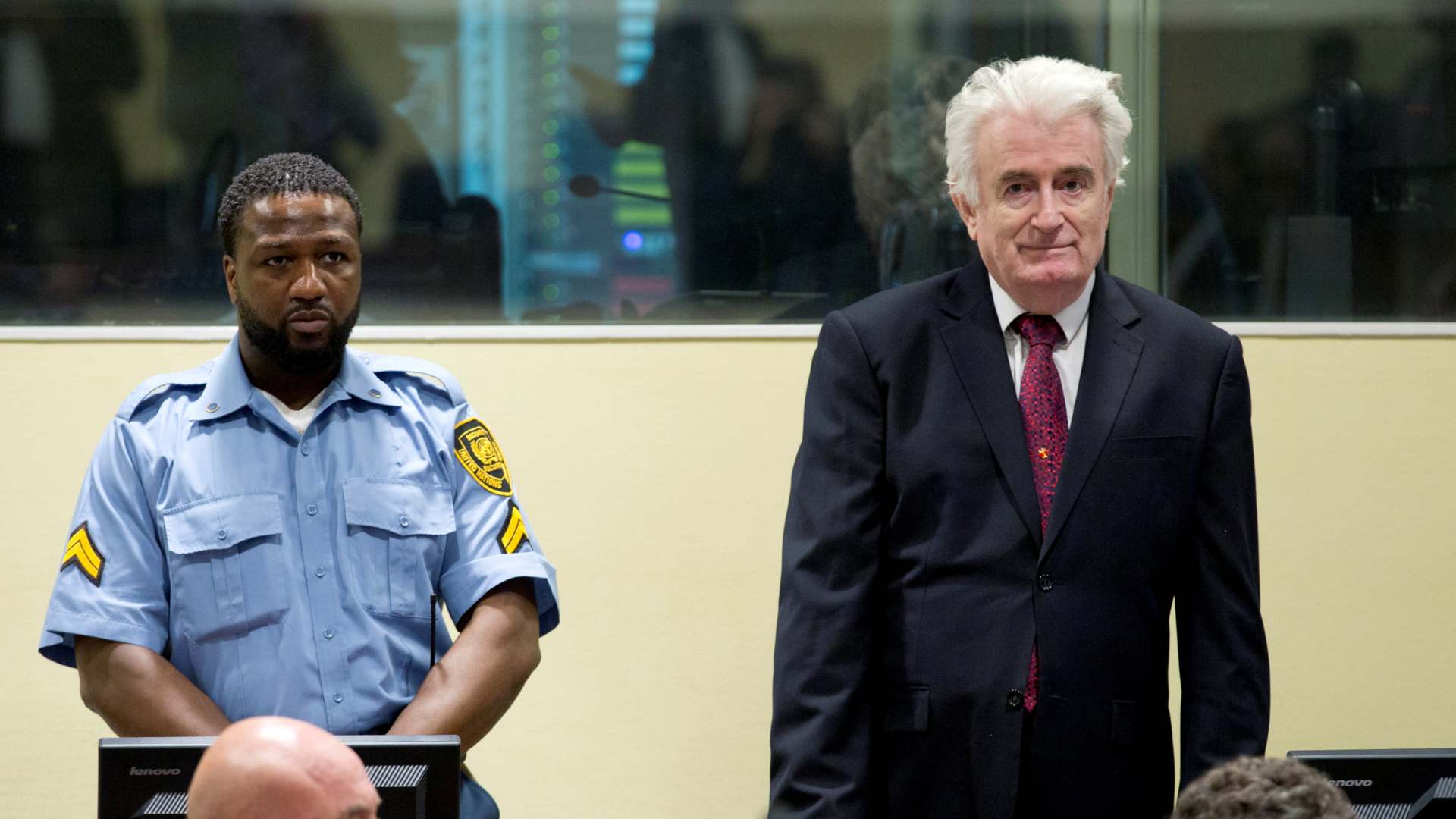 Cadena perpetua para Karadzic por el genocidio de Bosnia