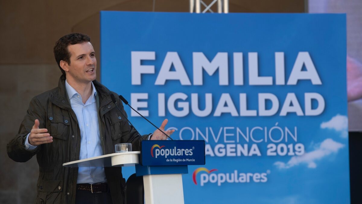 Críticas al PP por querer retrasar la expulsión de mujeres migrantes si dan en adopción a su hijo