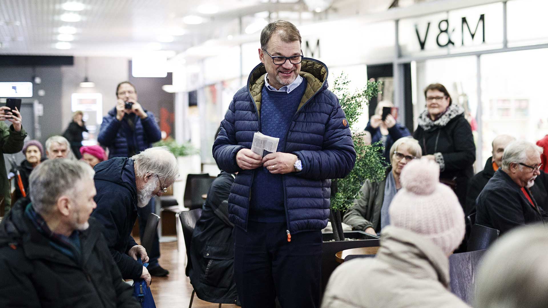 Dimite el Gobierno de Finlandia al fracasar en su plan de reformas sociales