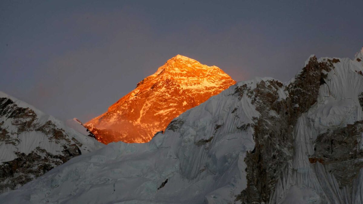 El deshielo en el Everest expone los cadáveres de montañeros desaparecidos