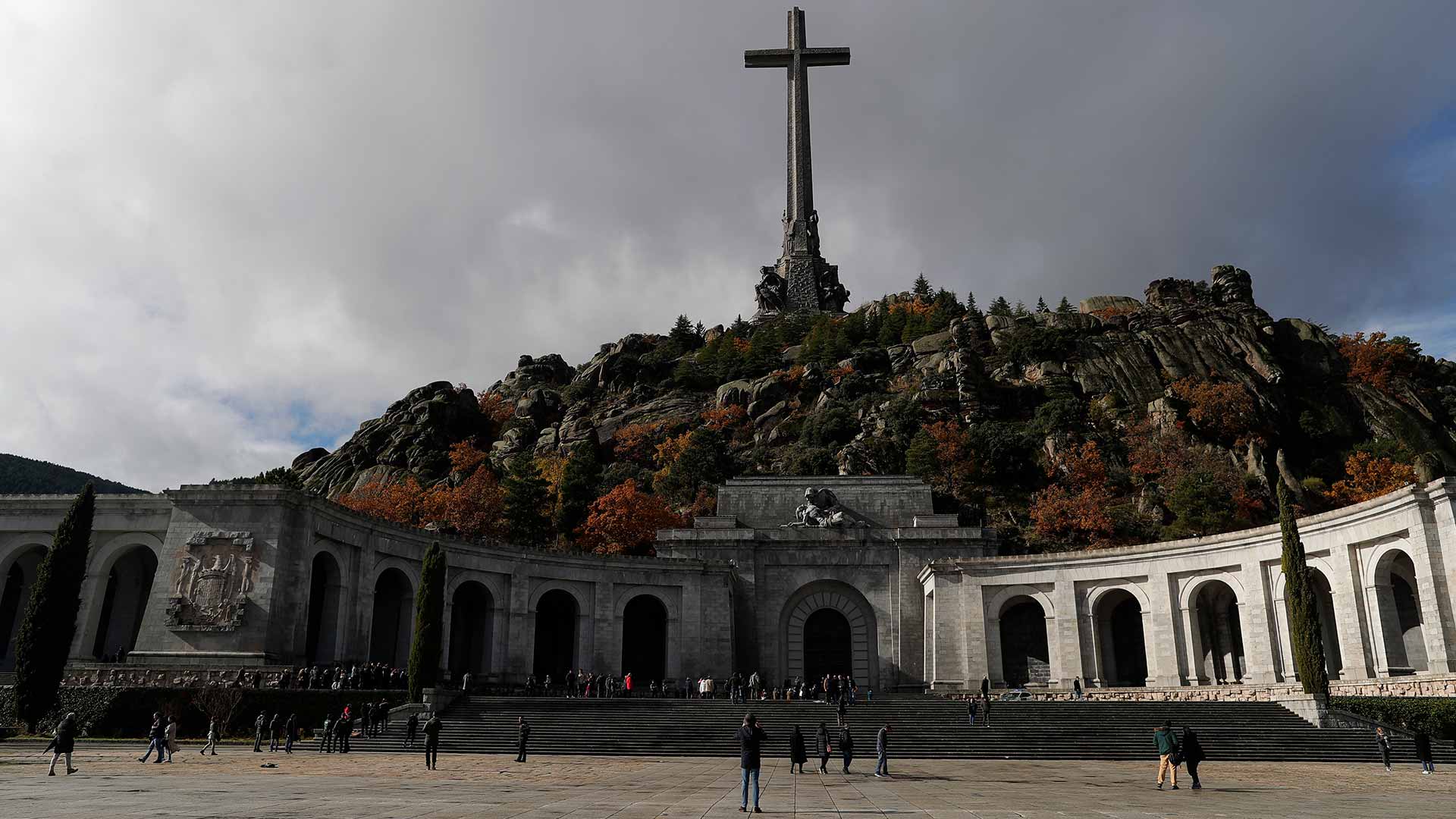 La Asociación Memoria Histórica denunciará al Estado si no se exhuma a Franco