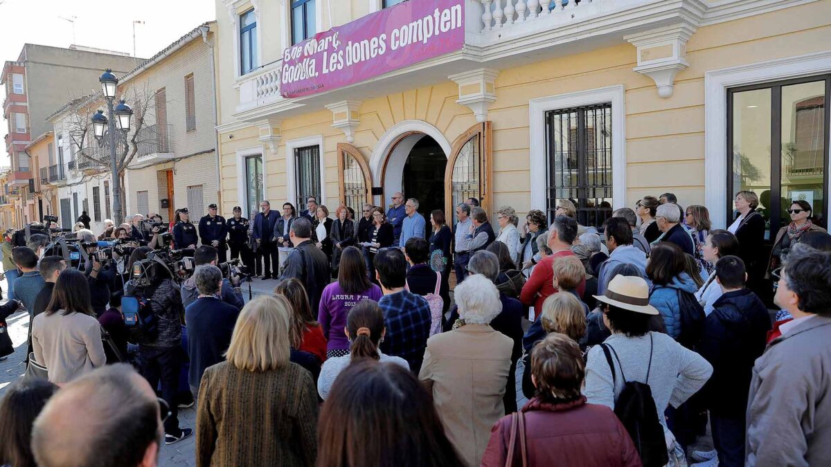 El juez envía a prisión a la madre de los niños hallados muertos en Godella