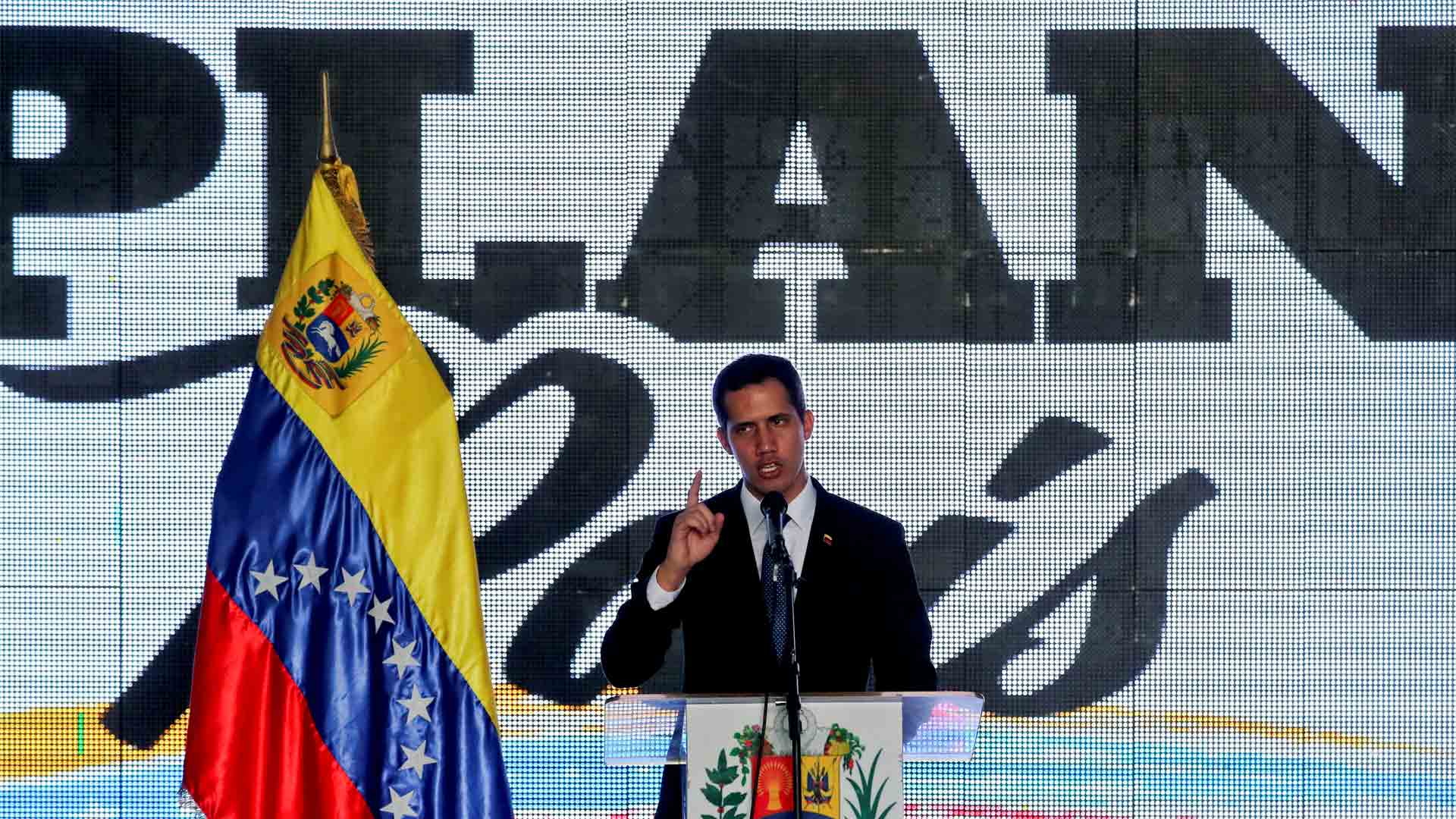 Guaidó anuncia la llegada inminente de ayuda médica a Venezuela